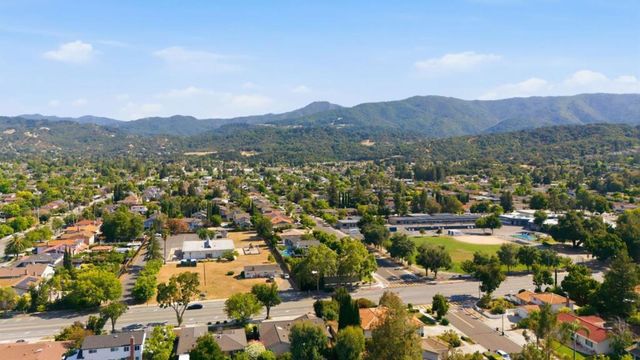 6088 Knoll Park Court, San Jose, CA 95120