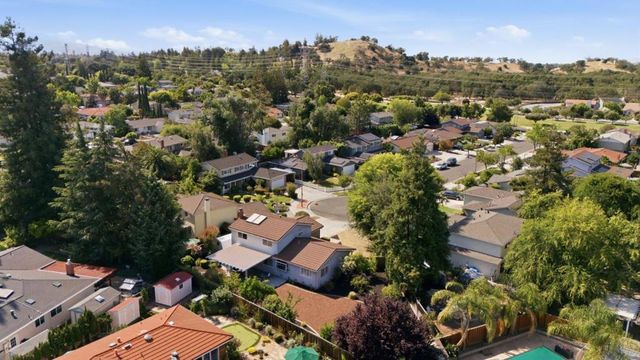 6088 Knoll Park Court, San Jose, CA 95120
