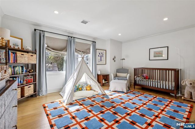 46 S Murray Avenue, Ridgewood, NJ 07450