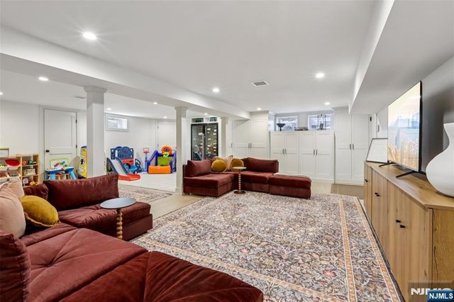 46 S Murray Avenue, Ridgewood, NJ 07450