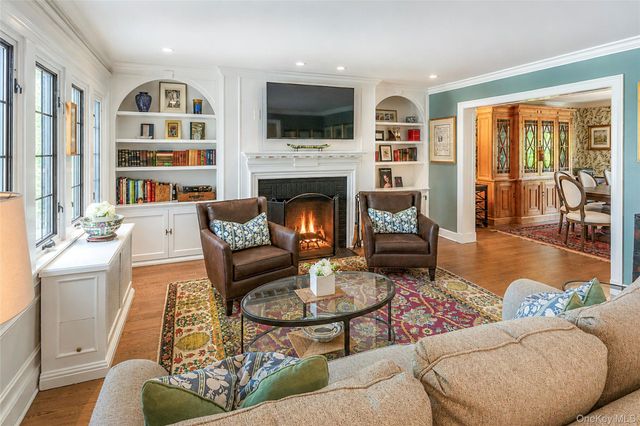 17 Beechtree Lane 2E, Bronxville, NY 10708