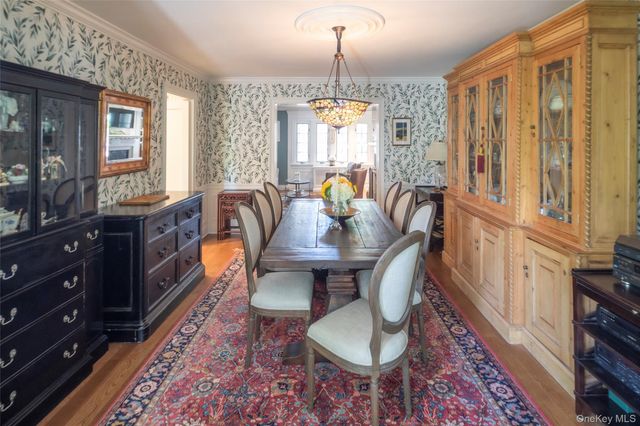17 Beechtree Lane 2E, Bronxville, NY 10708