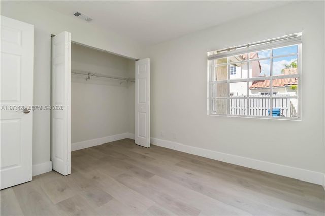 1411 Cottonwood Cir, Weston, FL 33326