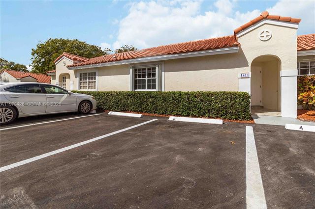1411 Cottonwood Cir, Weston, FL 33326