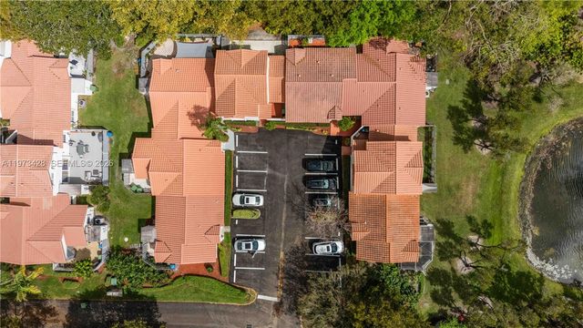 1411 Cottonwood Cir, Weston, FL 33326