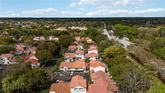 1411 Cottonwood Cir, Weston, FL 33326