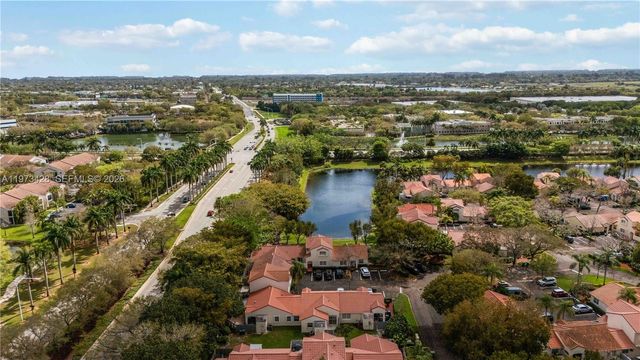 1411 Cottonwood Cir, Weston, FL 33326