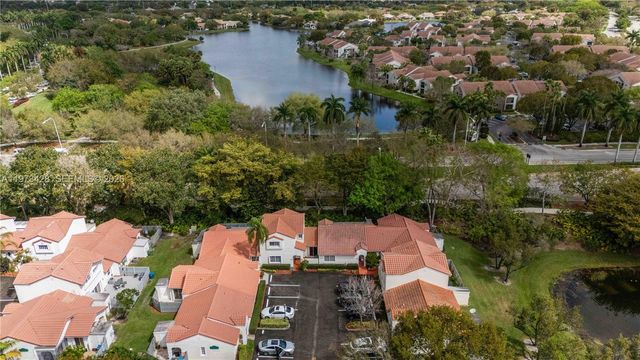 1411 Cottonwood Cir, Weston, FL 33326