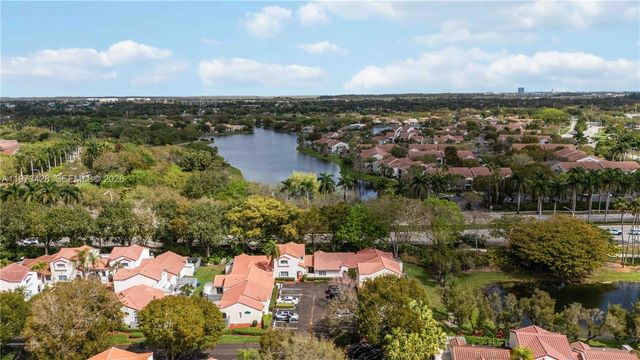 1411 Cottonwood Cir, Weston, FL 33326