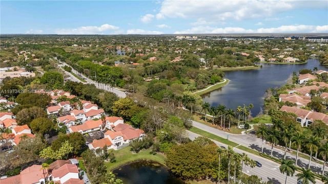 1411 Cottonwood Cir, Weston, FL 33326