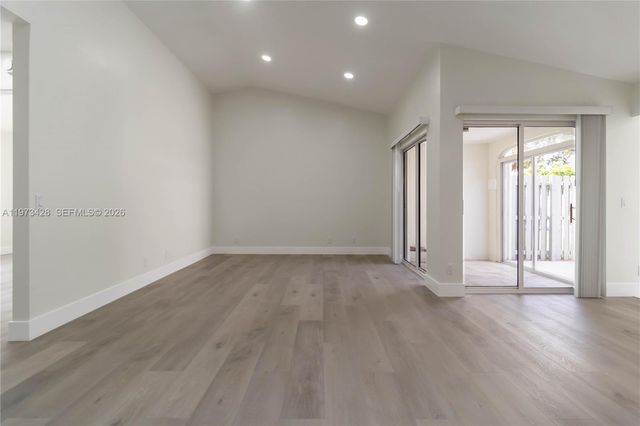 1411 Cottonwood Cir, Weston, FL 33326