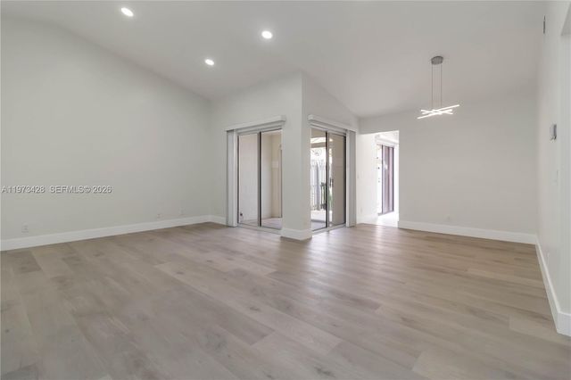 1411 Cottonwood Cir, Weston, FL 33326