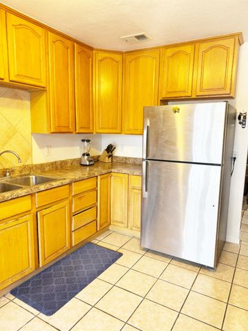 226 7th St, Los Banos, CA 92625