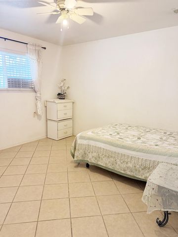 226 7th St, Los Banos, CA 92625