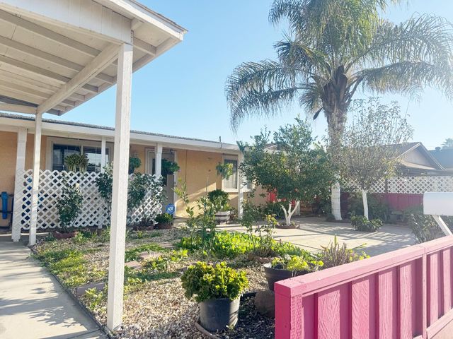 226 7th St, Los Banos, CA 92625