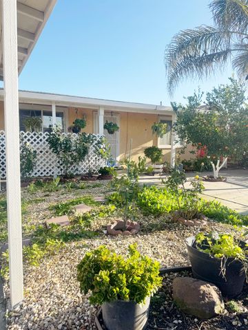 226 7th St, Los Banos, CA 92625