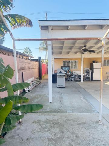 226 7th St, Los Banos, CA 92625