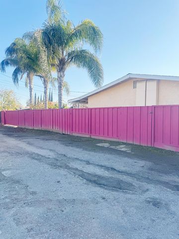 226 7th St, Los Banos, CA 92625