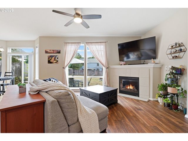 59470 OAK RIDGE St, St Helens, OR 97051