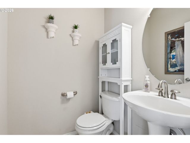 59470 OAK RIDGE St, St Helens, OR 97051