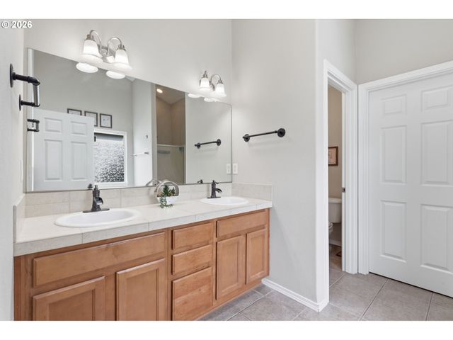 59470 OAK RIDGE St, St Helens, OR 97051