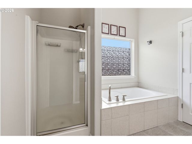 59470 OAK RIDGE St, St Helens, OR 97051