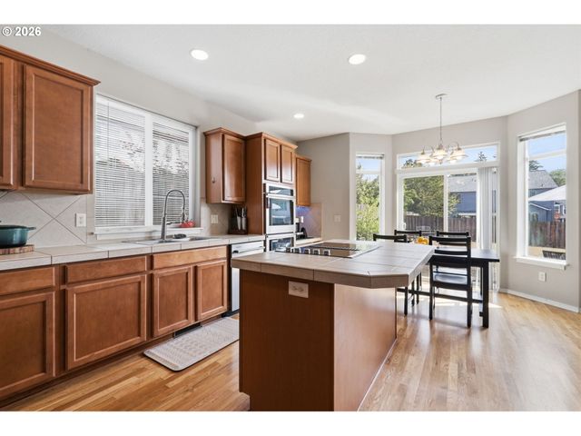 59470 OAK RIDGE St, St Helens, OR 97051