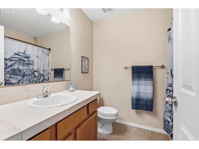 59470 OAK RIDGE St, St Helens, OR 97051