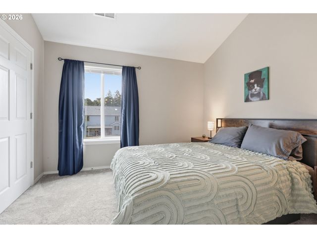 59470 OAK RIDGE St, St Helens, OR 97051