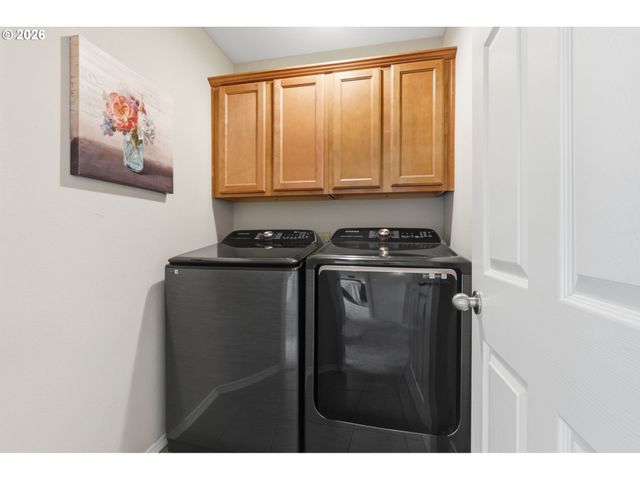 59470 OAK RIDGE St, St Helens, OR 97051