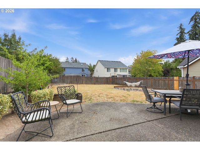 59470 OAK RIDGE St, St Helens, OR 97051
