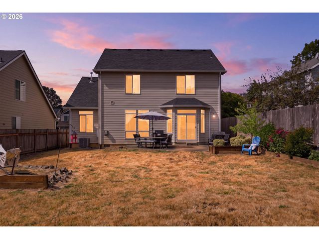 59470 OAK RIDGE St, St Helens, OR 97051