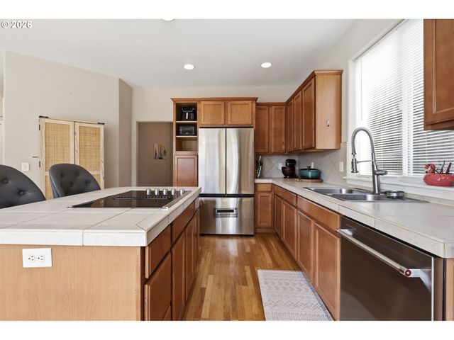 59470 OAK RIDGE St, St Helens, OR 97051