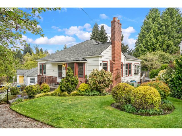 7748 Sw BURLINGAME Ave, Portland, OR 97219