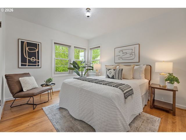 7748 Sw BURLINGAME Ave, Portland, OR 97219