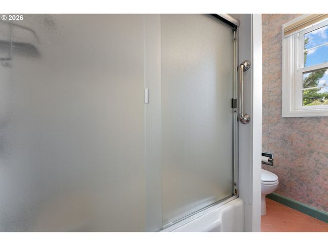 7748 Sw BURLINGAME Ave, Portland, OR 97219