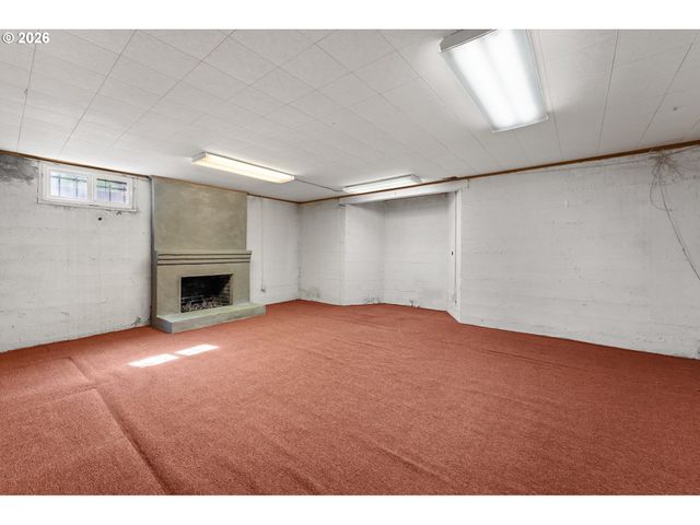 7748 Sw BURLINGAME Ave, Portland, OR 97219