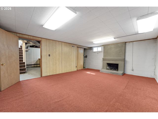 7748 Sw BURLINGAME Ave, Portland, OR 97219