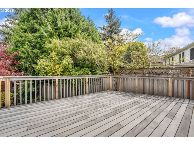 7748 Sw BURLINGAME Ave, Portland, OR 97219