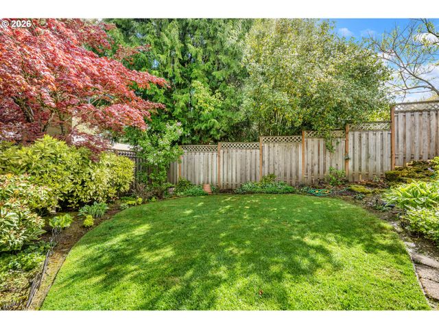7748 Sw BURLINGAME Ave, Portland, OR 97219