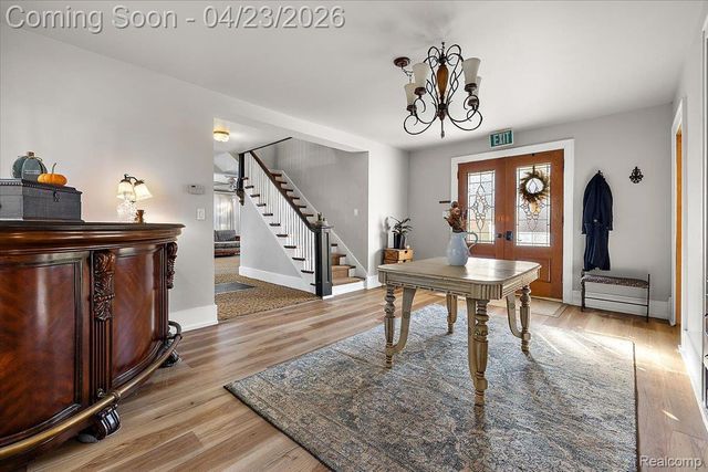 5815 Chicago Road, Warren, MI 48092