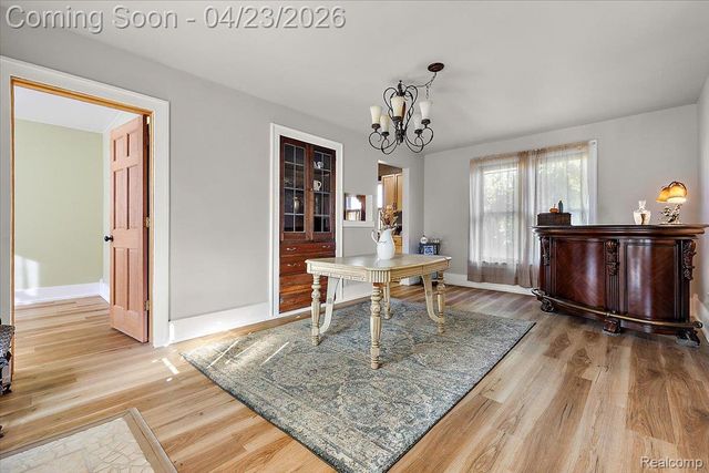 5815 Chicago Road, Warren, MI 48092