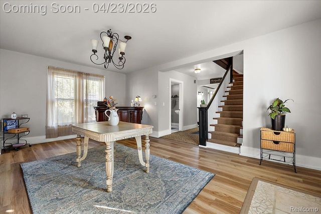 5815 Chicago Road, Warren, MI 48092