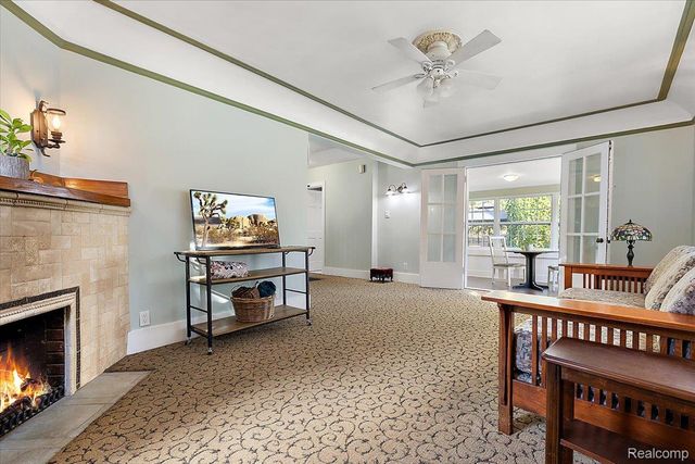 5815 Chicago Road, Warren, MI 48092