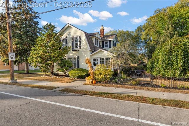 5815 Chicago Road, Warren, MI 48092