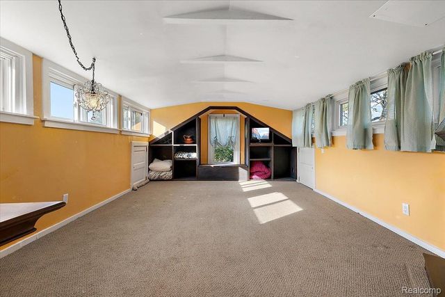 5815 Chicago Road, Warren, MI 48092
