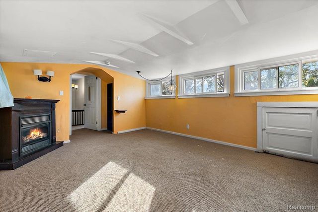 5815 Chicago Road, Warren, MI 48092