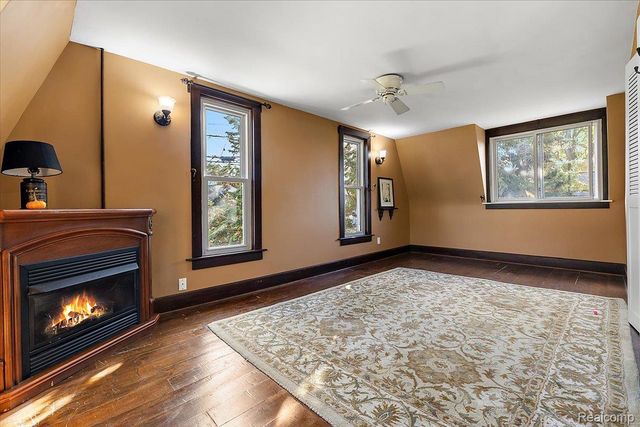 5815 Chicago Road, Warren, MI 48092