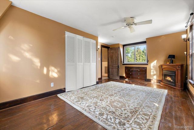 5815 Chicago Road, Warren, MI 48092