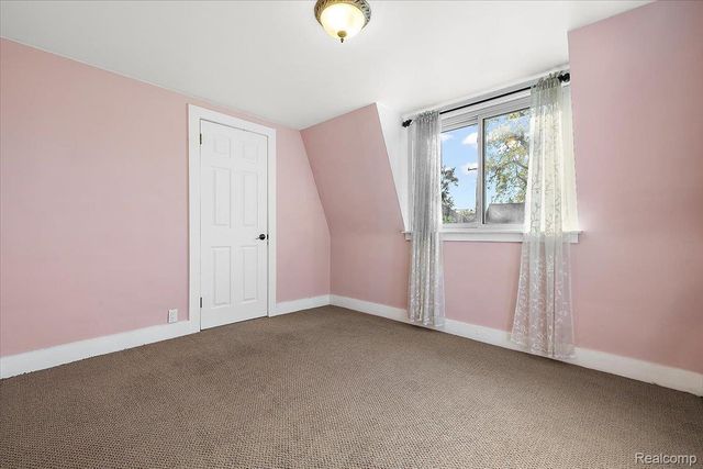 5815 Chicago Road, Warren, MI 48092